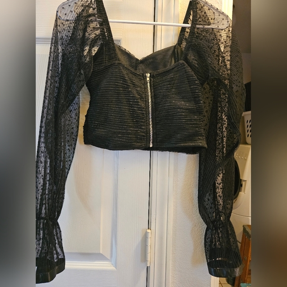 Long Sleeve crop top - Picture 2 of 4